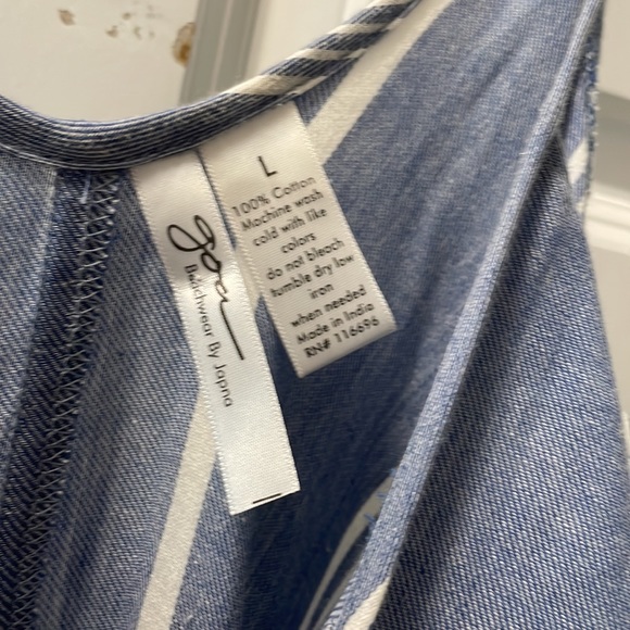 Swim coverup size large - Picture 4 of 4